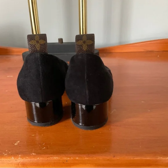 Louis Vuitton - Picture 2 of 3